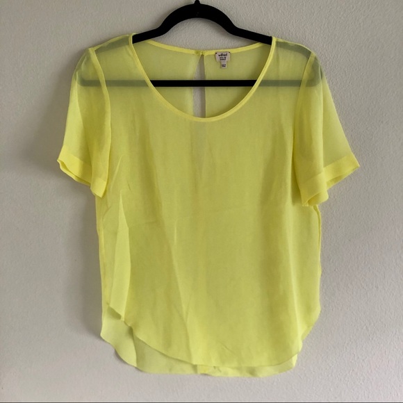 Wilfred Tops - Aritzia Wilfred yellow silk blouse